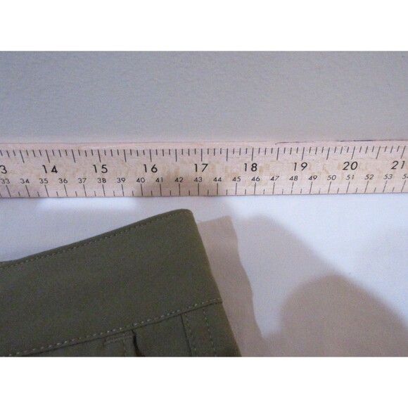 The North Face Green Lightweight Outdoor Casual Shorts Mens 34 Flash Dry - Picture 2 of 6